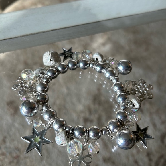 Vintage 1980’s Holiday Jingle Bell Bracelet - Picture 2 of 4